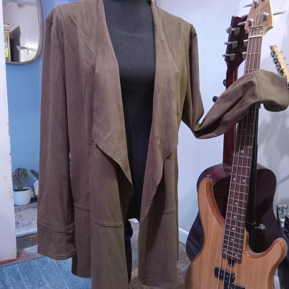 Green cardigan/ Lightweight jacket